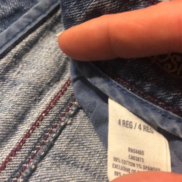 Women’s American Eagle size 4 straight leg capris - Picture 5 of 5